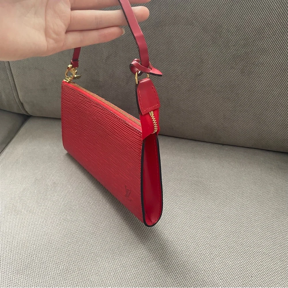 *SOLD* Authentic Louis Vuitton Epi Red Leather Pochette - Picture 7 of 10